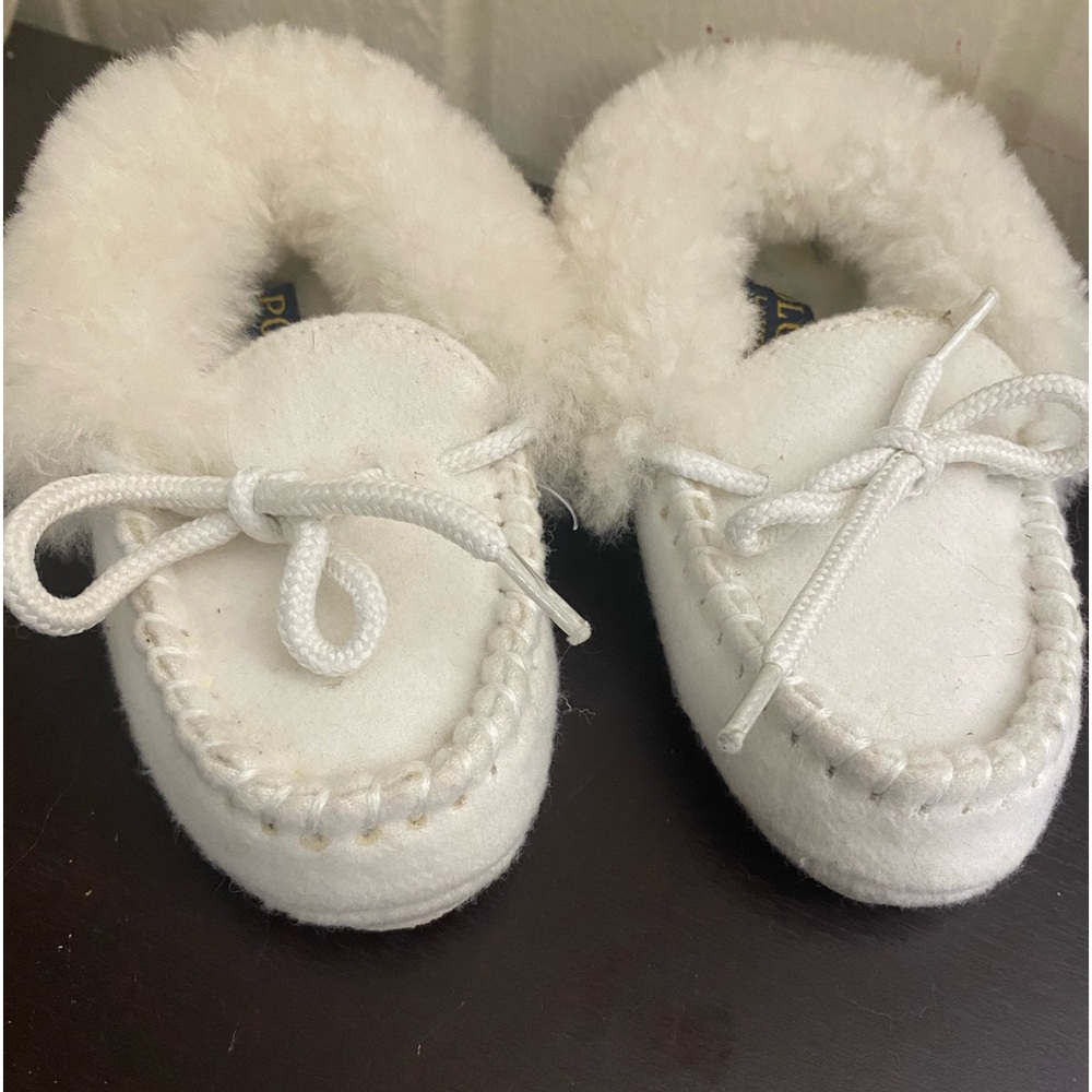 POLO Ralph Lauren Kids White Fuzzy Lined Slippers, Size 6